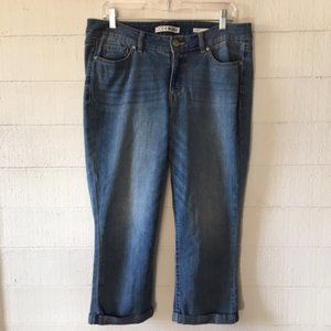 Women's Code Bleu Soho Crop Capri's